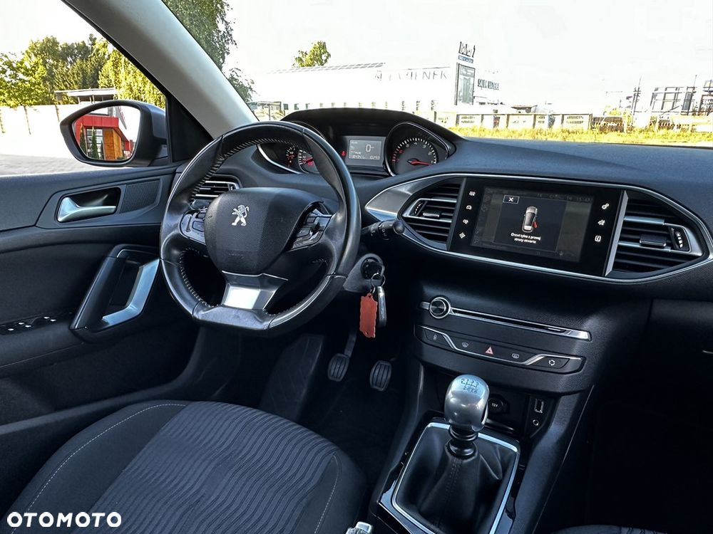 Peugeot 308 125 THP Active - 32