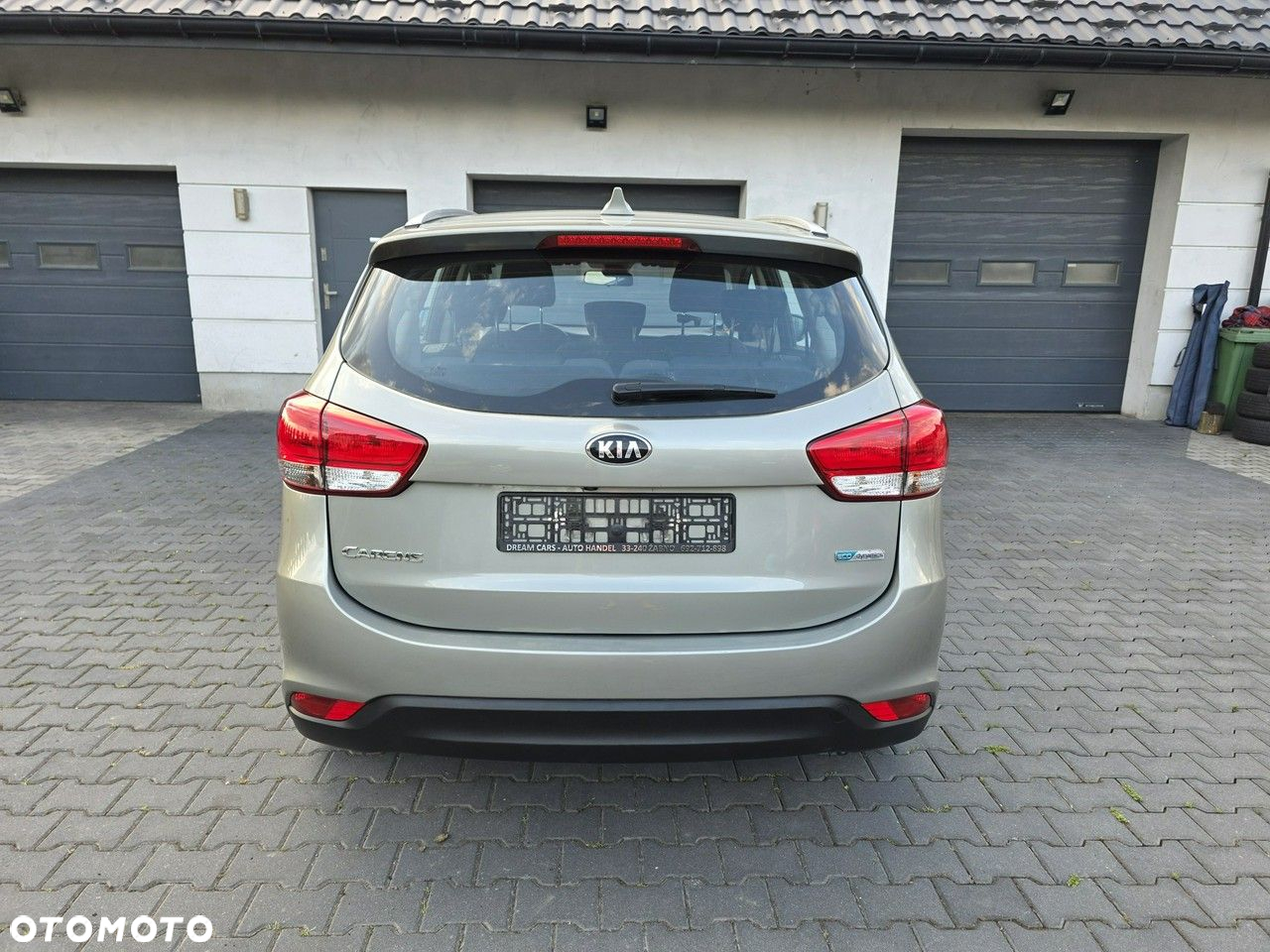 Kia Carens - 7