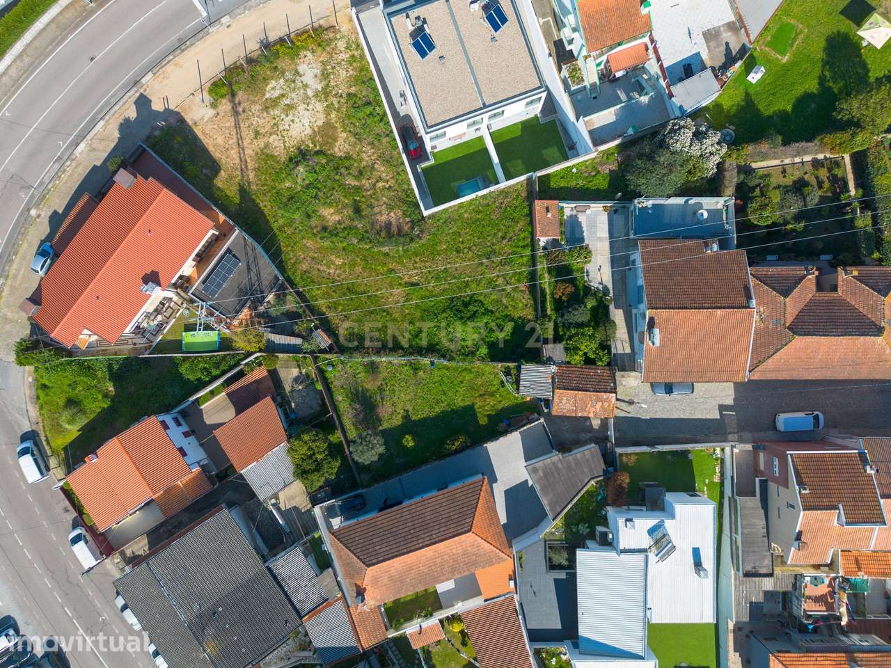 Terreno urbano com Moradia para Recuperar ou Reconstruir em Valbom, Go - Grande imagem: 3/25
