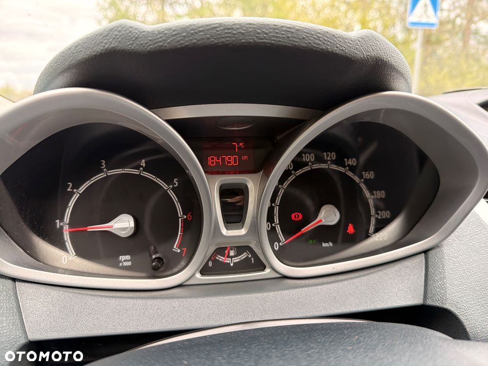 Ford Fiesta 1.6 Ti-VCT Titanium - 36