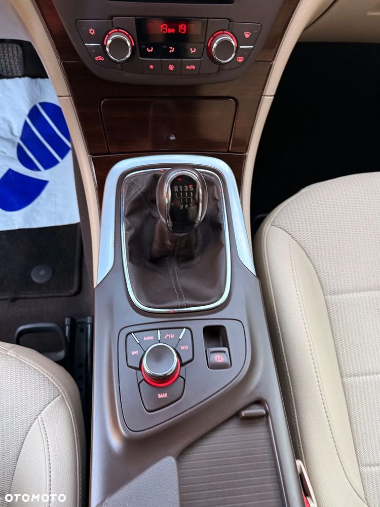 Opel Insignia 1.6 T Cosmo - 27