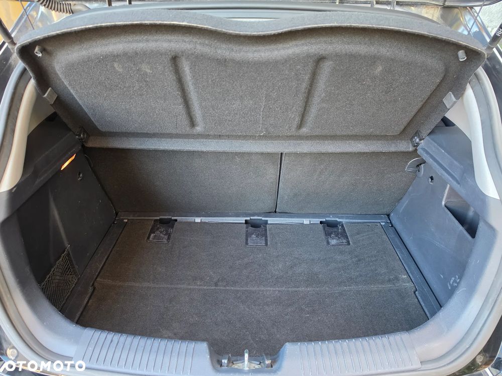 Kia Rio 1.2 Dream Team Edition - 25