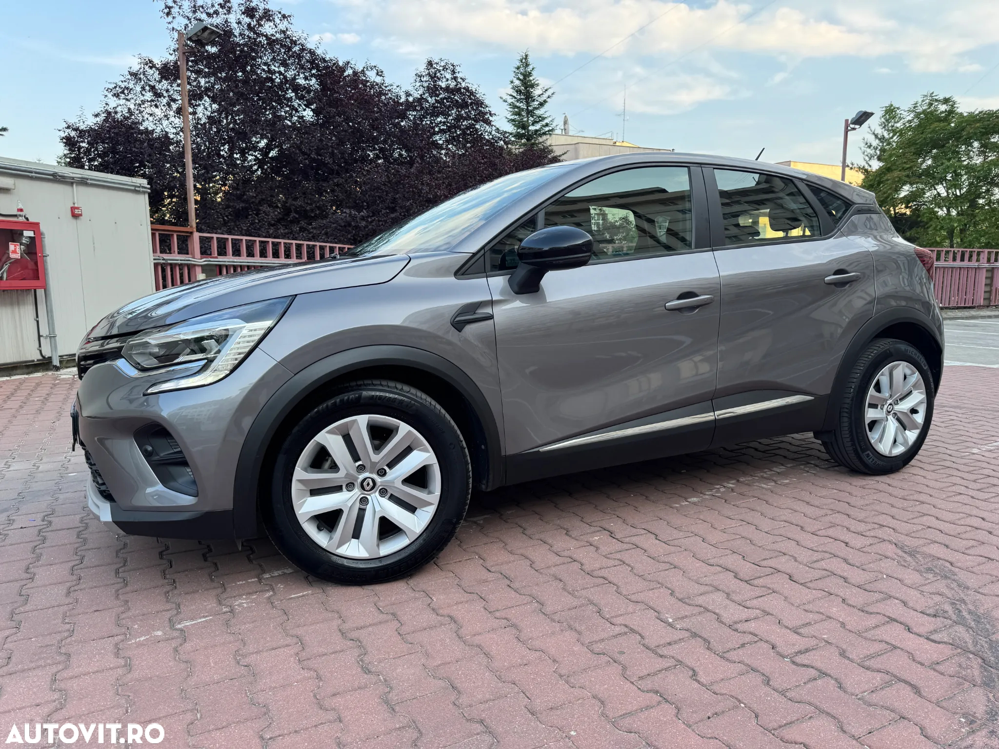Renault Captur BLUE dCi 115 EDC BUSINESS EDITION - 2