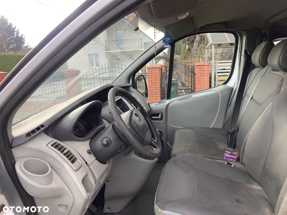 Opel Vivaro - 8