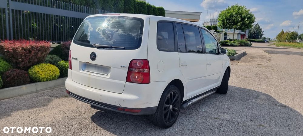 Volkswagen Touran - 6