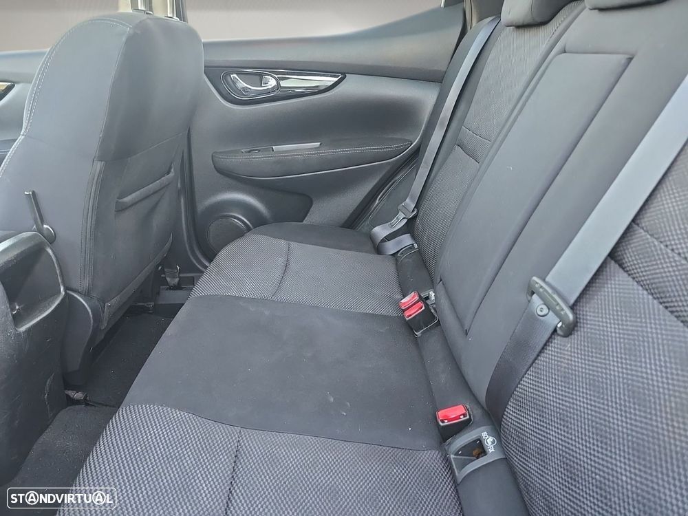 Nissan Qashqai 1.5 dCi N-Connecta - 11