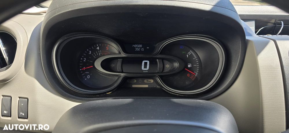 Renault Trafic - 8