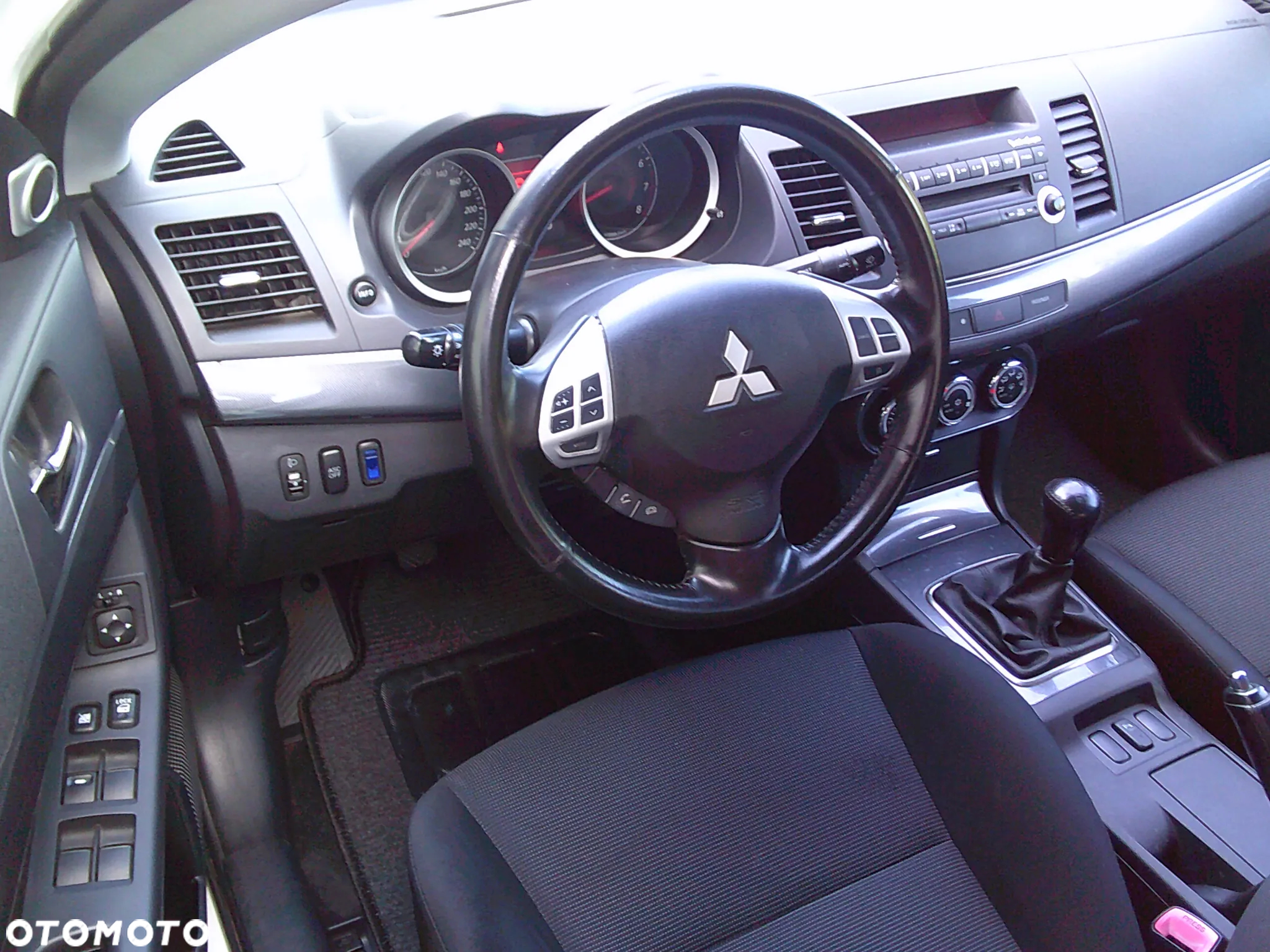 Mitsubishi Lancer 1.8 Inform - 12