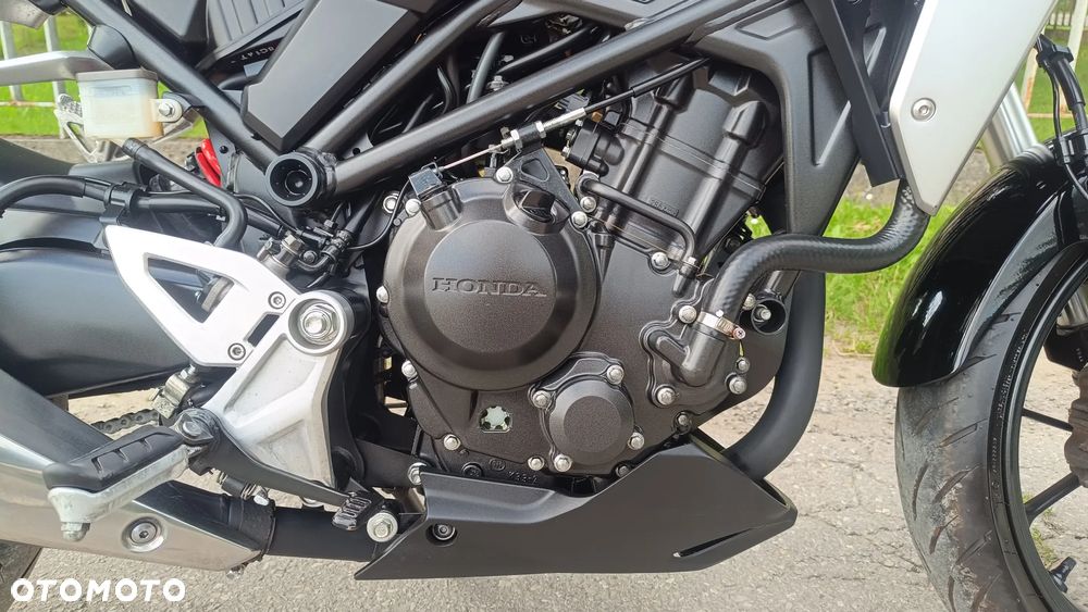 Honda CB - 16