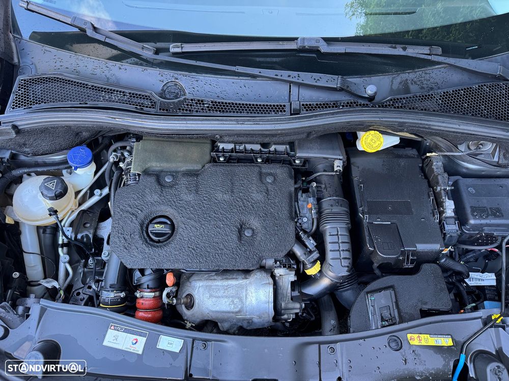 Peugeot 2008 BlueHDi 100 STOP & START Signature - 27