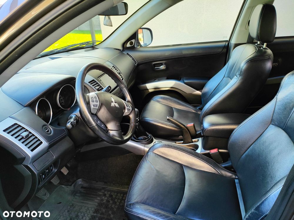 Mitsubishi Outlander - 19