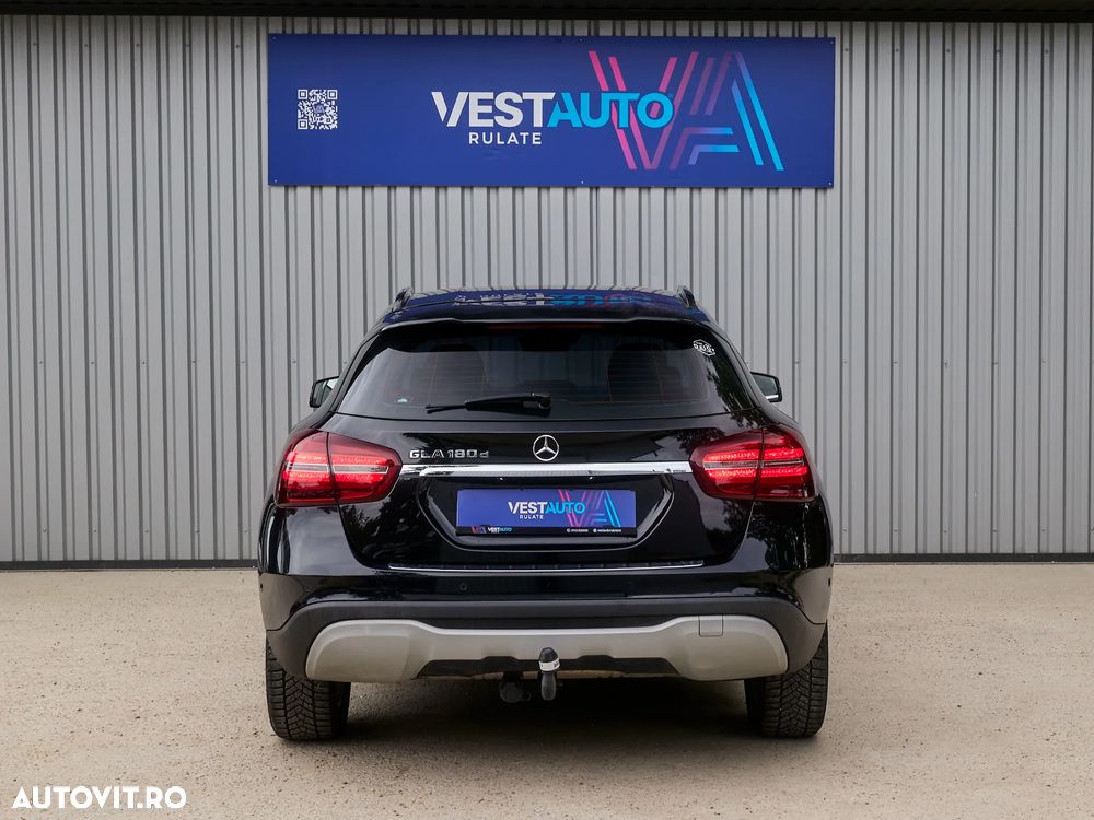 Mercedes-Benz GLA 180 d 7G-DCT Urban - 6