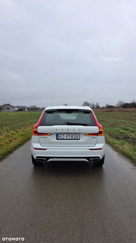 Volvo XC 60 D3 R-Design - 6