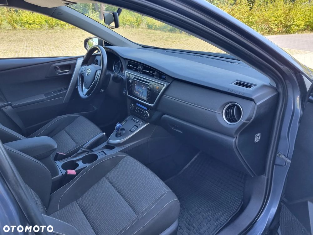 Toyota Auris 1.8 HSD Prestige - 10