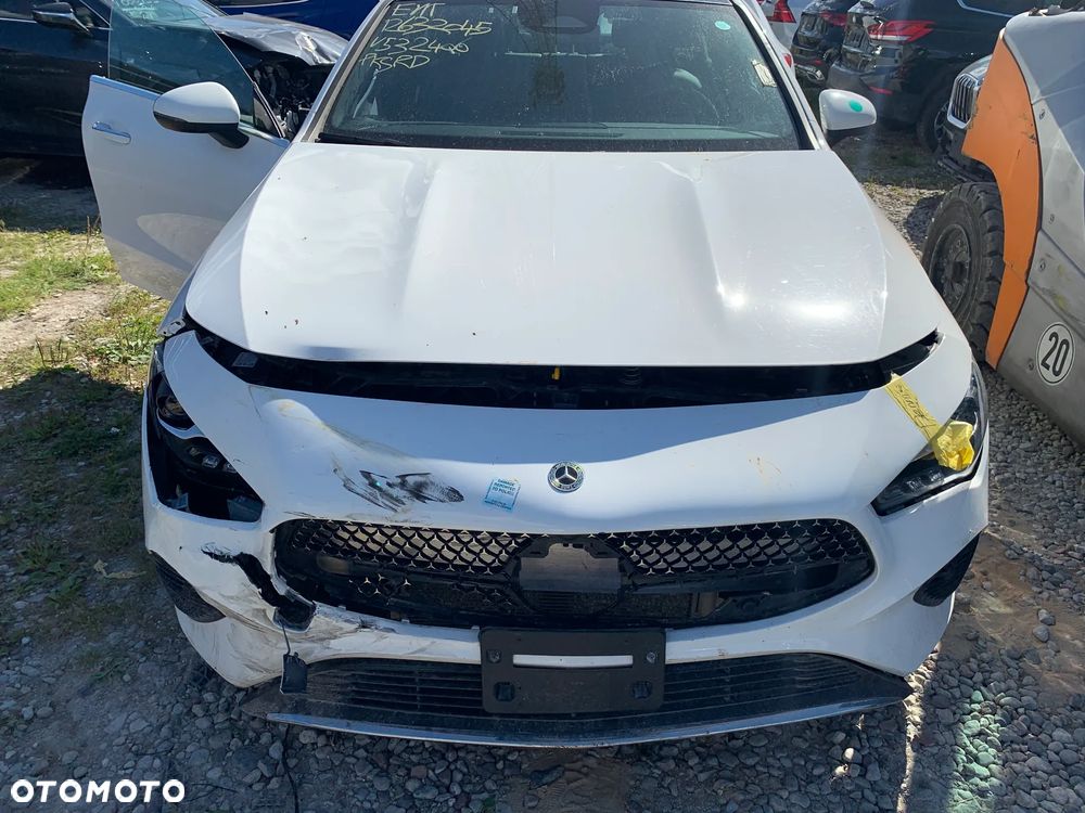 Mercedes-Benz CLA 250 4Matic 7G-DCT - 10