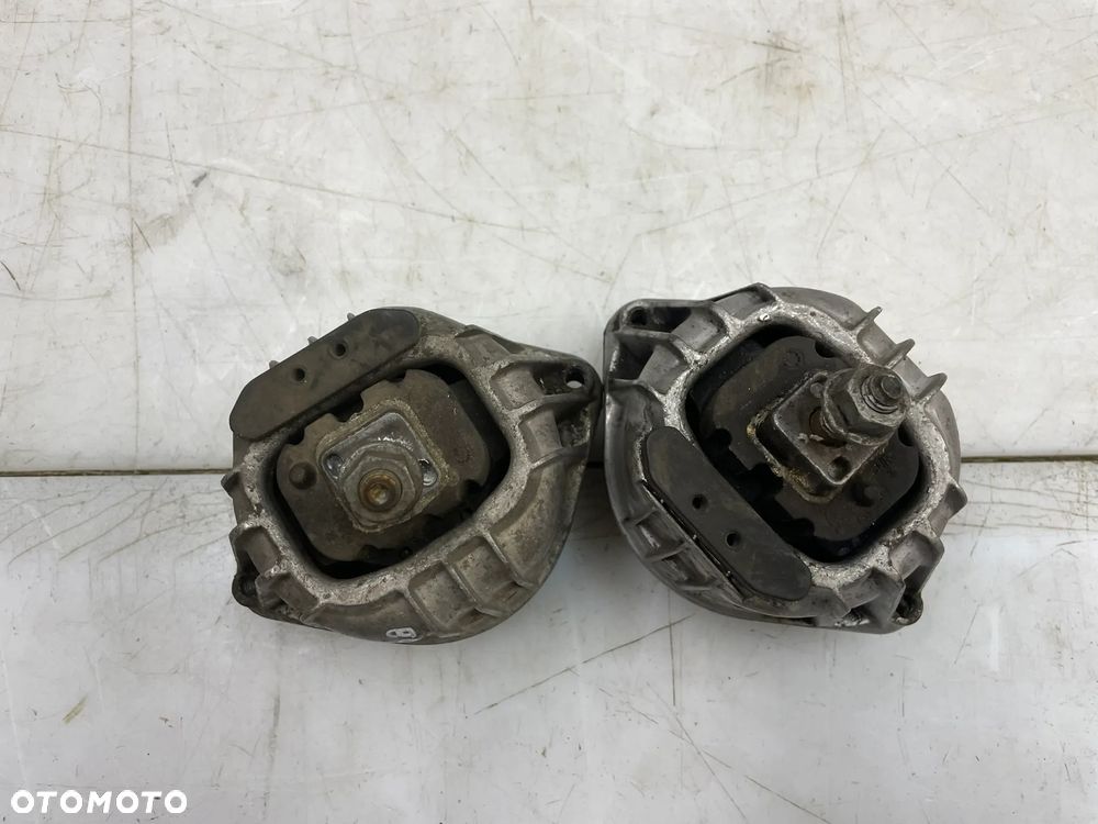 PODUSZKA SILNIK LEWA PRAWA 13981112 BMW E90 2.0 N46B20B - 5