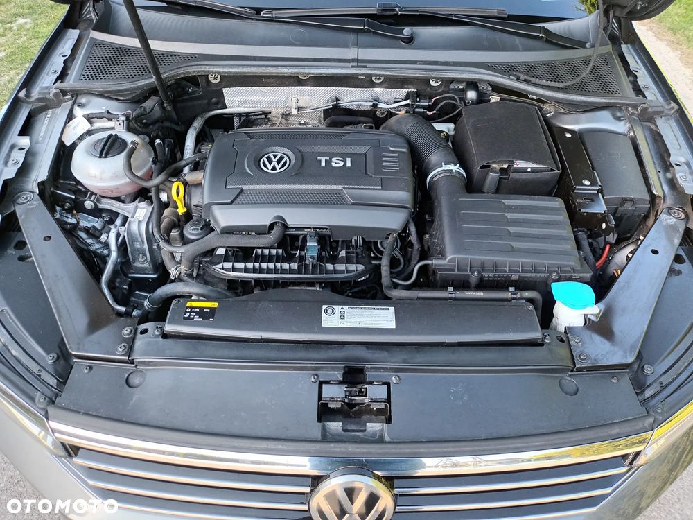 Volkswagen Passat 1.8 TSI BMT Highline - 30