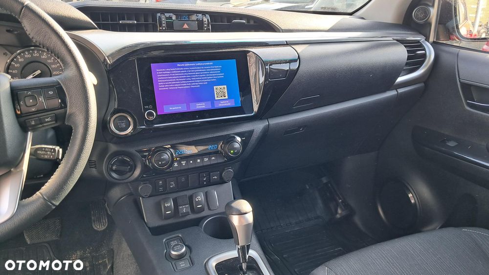 Toyota Hilux - 30