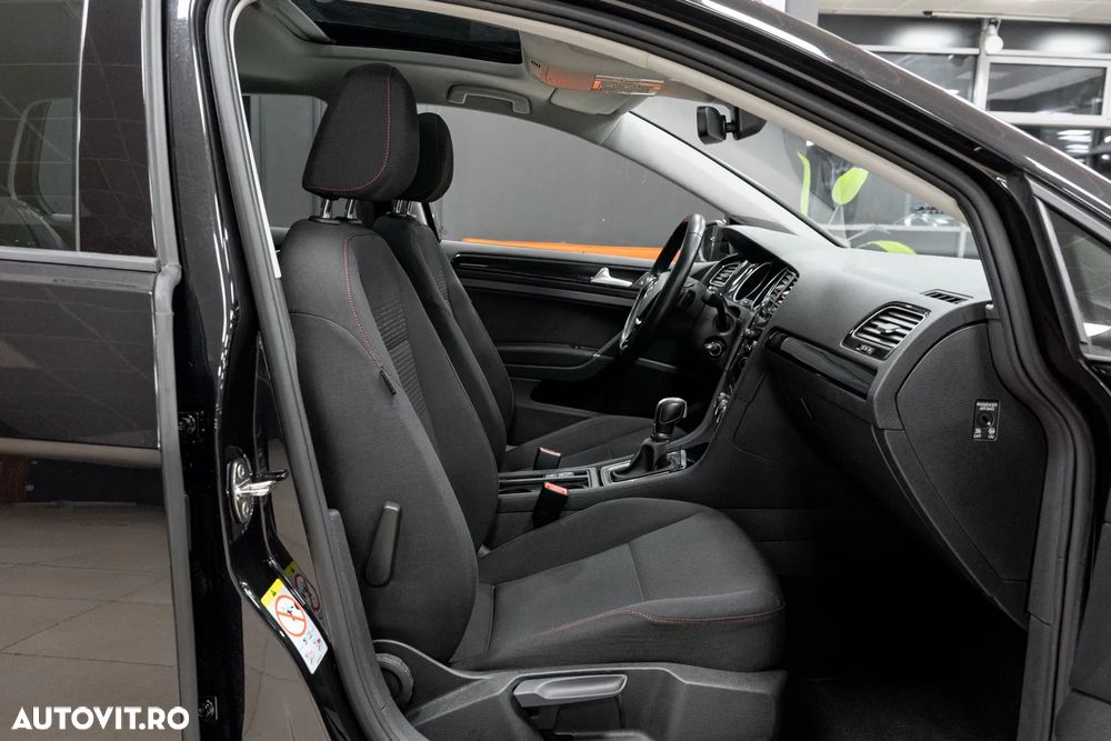 Volkswagen Golf 1.5 TSI ACT DSG Sound - 28