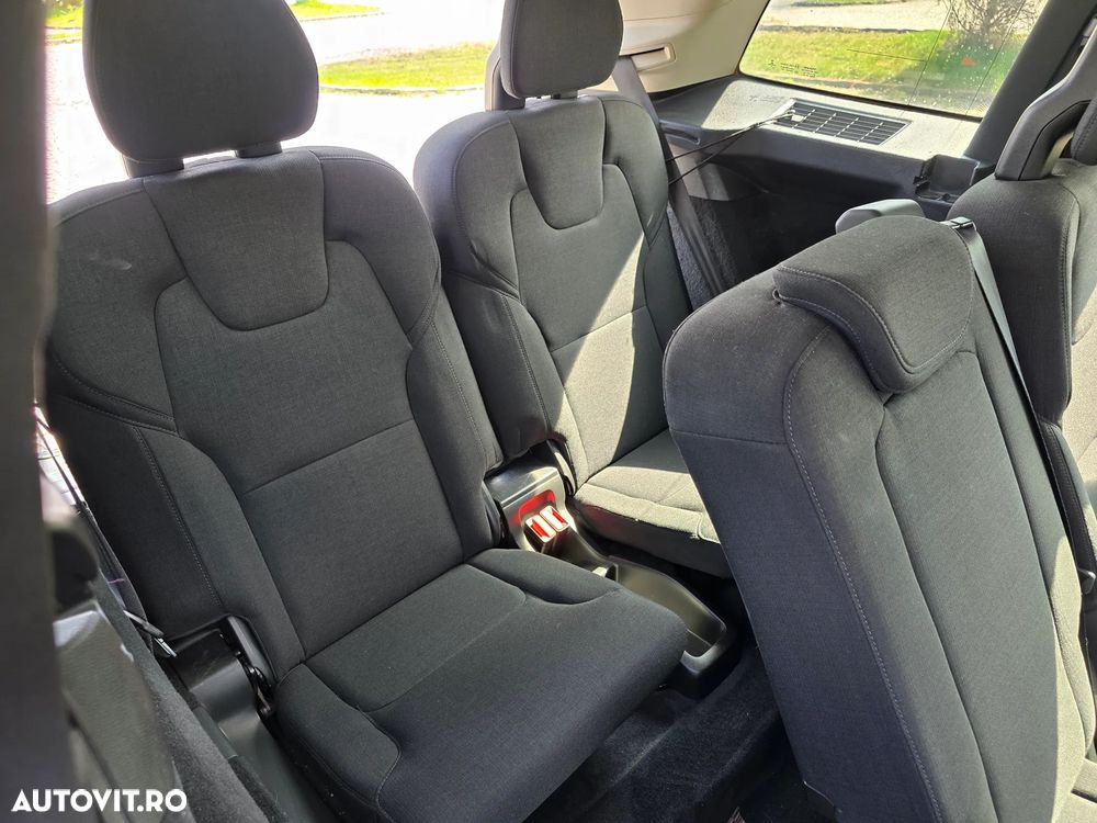 Volvo XC 90 D5 AWD Geartronic Kinetic - 11
