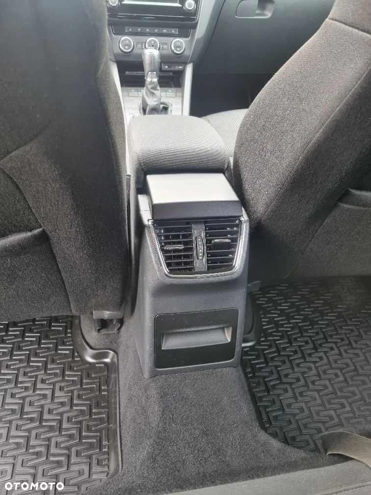 Skoda Octavia Scout 2.0 TDI 4x4 DSG - 16