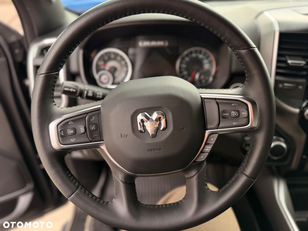 Dodge RAM 5.7 4x4 - 19