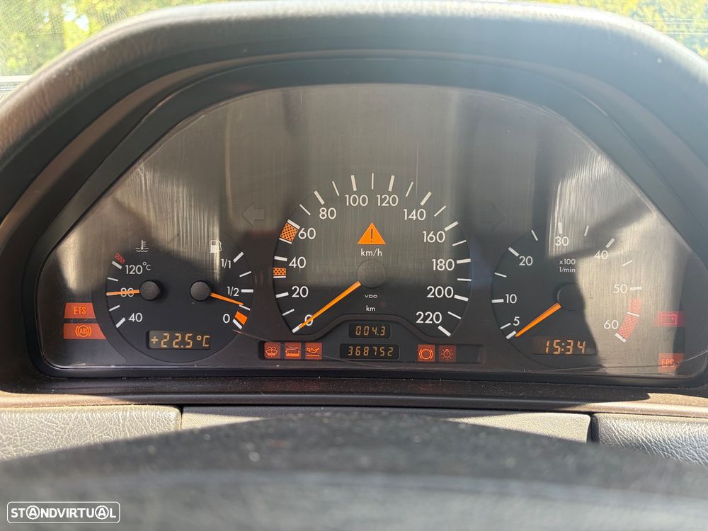 Mercedes-Benz E 220 D Elegance - 9