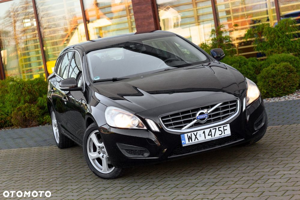 Volvo V60 T3 Momentum - 11