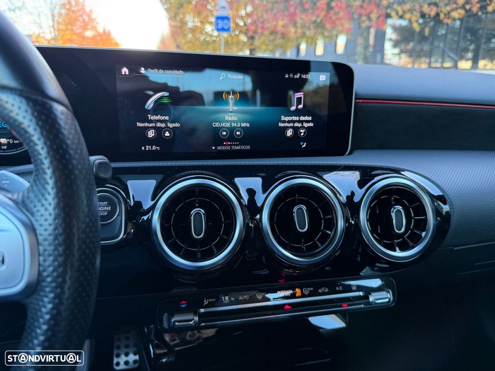 Mercedes-Benz A 250 Limousine e 8G-DCT AMG Line - 13