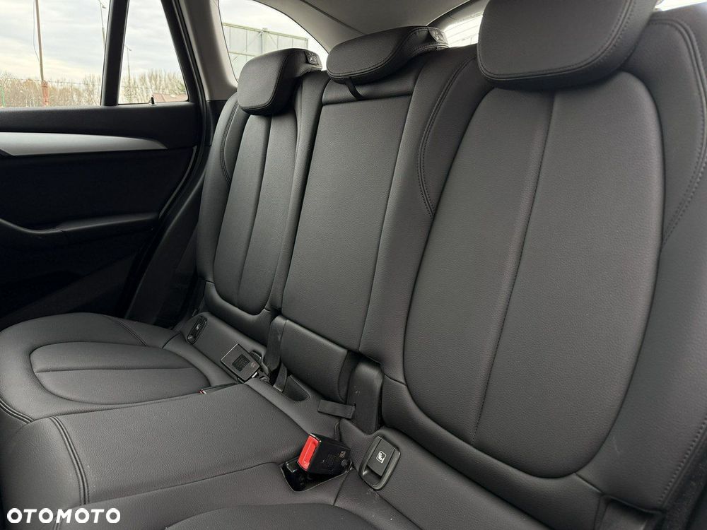 BMW X1 sDrive18i Business Edition - 38