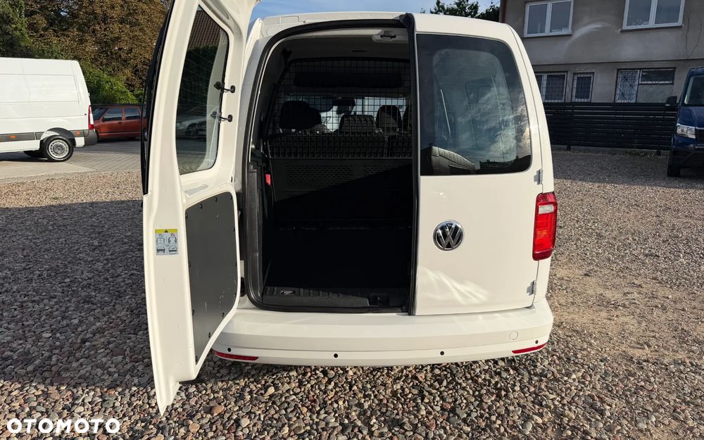 Volkswagen CADDY MAXI ORYGINAŁ KOMBI VAN MINIBUS 5 Osobowy 2x Boczne drzwi + tylne 2 skrzydłowe, Mocny 2.0TDI DFSD Euro6, Alarm, Czujniki cofania, Servotronic, Awaryjne ham.. ANB, Spec. wyciszenie, Bezwypadkowy pełen serwis ZADBANY ! Podwójne resory tylnej osi - WZMOCNIONE ZAWIESZENIE KOŁA 16' ! MODEL 2020 - 41