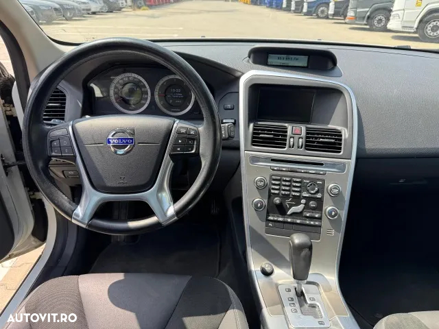 Volvo XC 60 D4 Momentum - 7