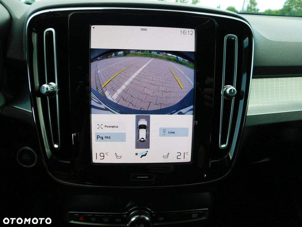 Volvo XC 40 T3 Geartronic Momentum Pro - 20