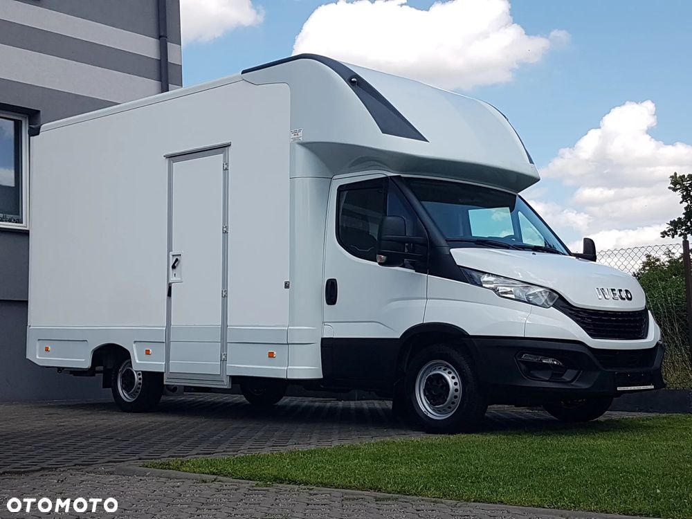 Iveco DAILY KONTENER NISKOPODŁOGOWY 4,43x2,23x2,42 SKLEP FOODTRUCK BAR KLIMA KONIOWÓZ KAMPER - 30