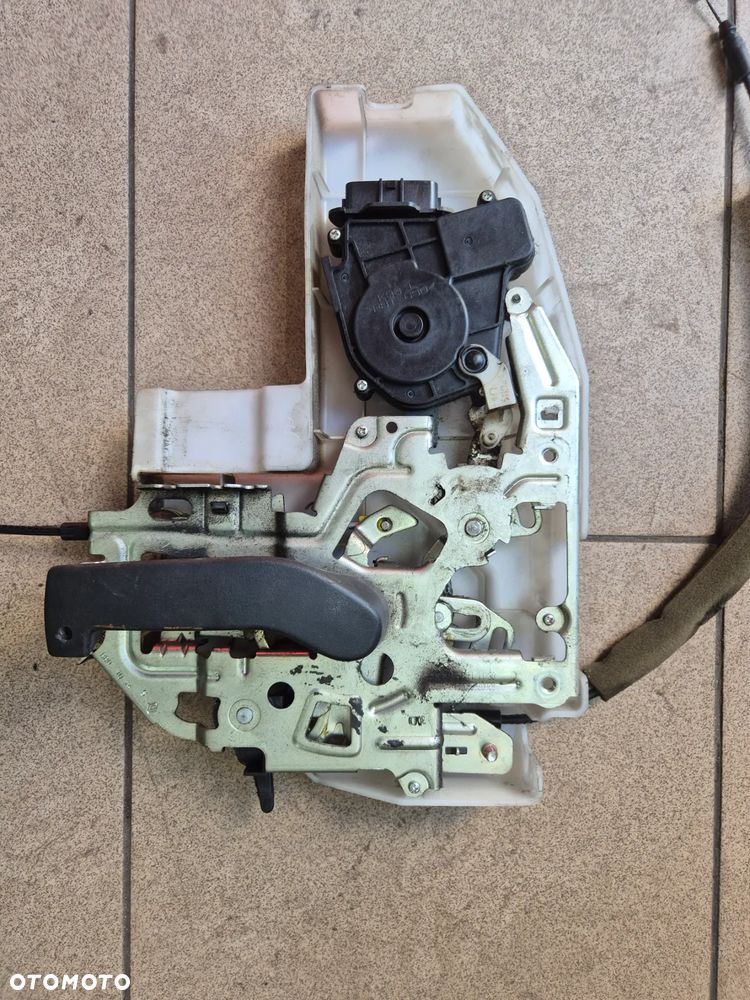MECHANIZM ZAMKA DRZWI LEWE SUWANE MASTER III MOVANO B  NV400 2.3 10r.+ - 1