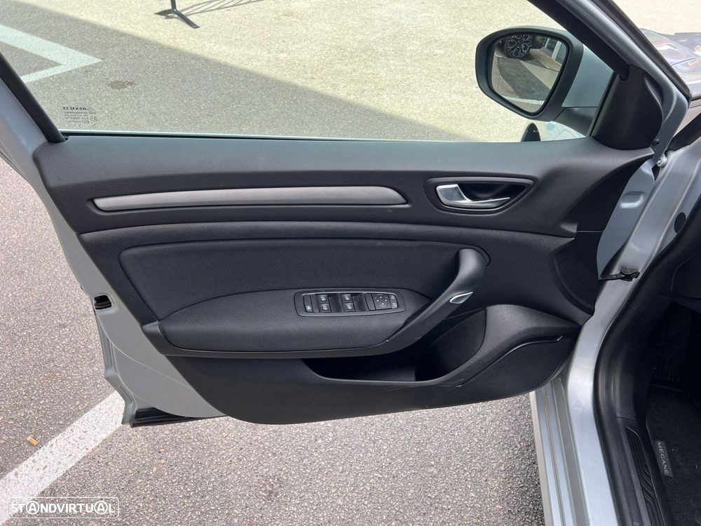 Renault Mégane Sport Tourer 1.6 E-Tech Plug-In Hybrid Equilibre - 14