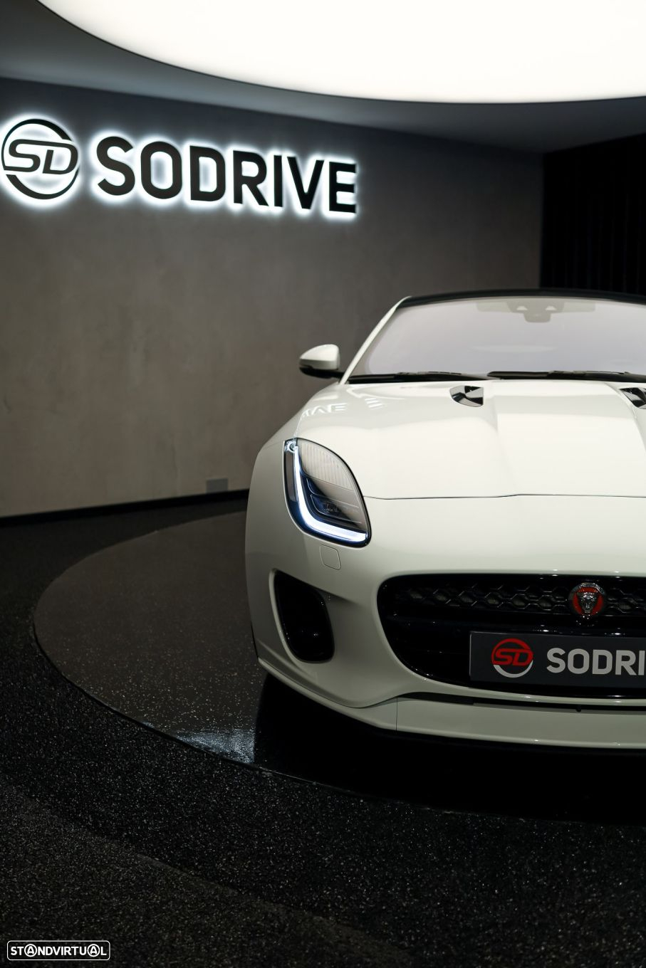 Jaguar F-Type 2.0 i4 R-Dynamic - 43