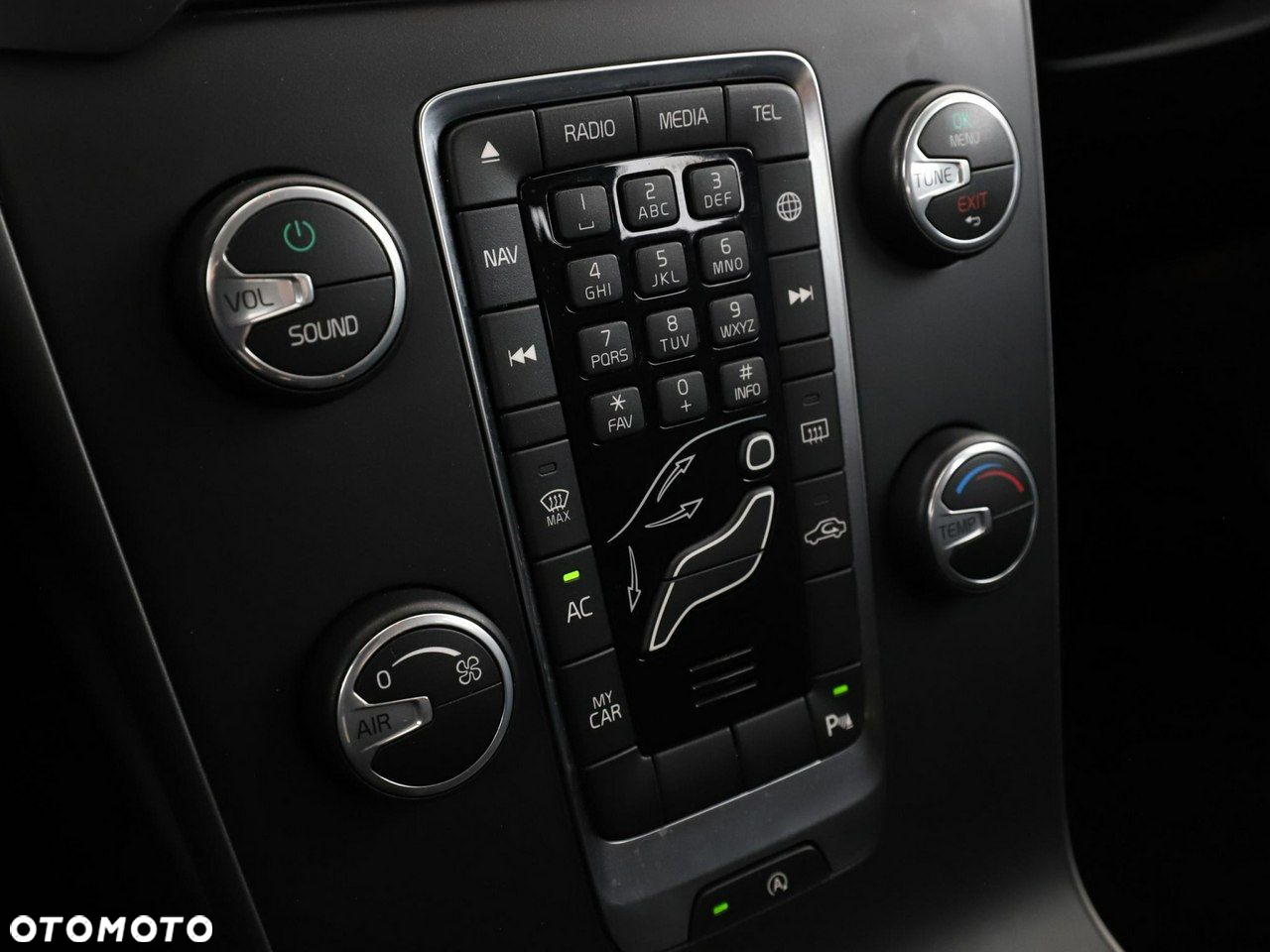 Volvo V40 D2 Kinetic - 27