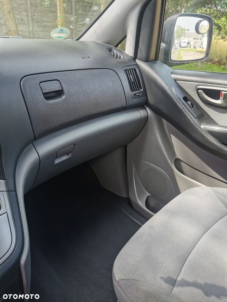 Hyundai H-1 - 12