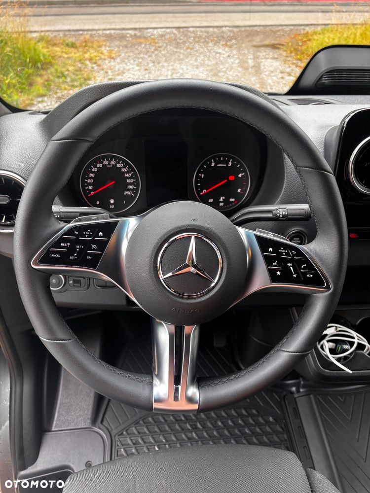 Mercedes-Benz Sprinter - 9