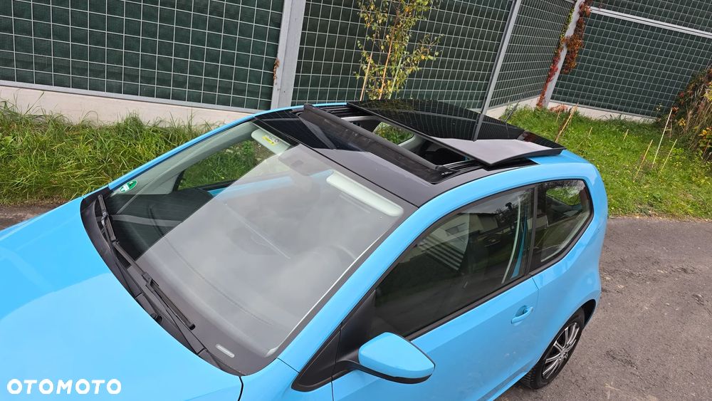 Volkswagen up! TSI (BlueMotion Technology) move - 4