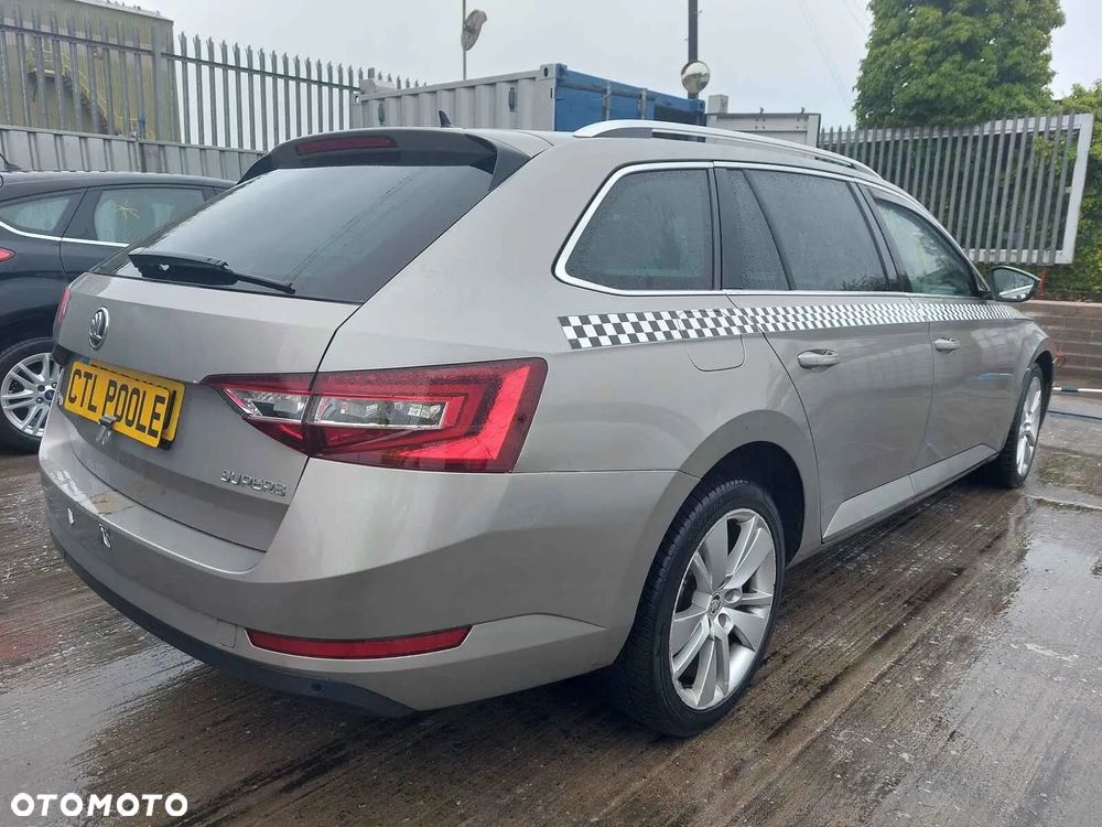 Skoda Superb III Kombi 2.0 tdi Skrzynia Biegów Ćwiartka Drzwi  Pompa ABS 3Q097379AA Audi VW 04L13512BQ  Zbiornik płynu AdBlue 3Q0131877C 5Q0131969B Egr Chłodniczka Spalin 04L131512BQ Manetki Przełącznik Zespolony Radio Zmieniarka Wyświetlacz Ekran Kurtyna Poduszka Airbag Pas Bezpieczeństwa Dpf  Teleskop Siłownik Elektryczny Klapy Felgi 18 Alumfelgi Reflektor Xenon Lampa Relingi Nadkole Tłumik Wydech Łapa Silnika Poduszka Zawias Maski - 1