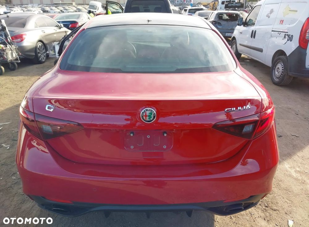 Alfa Romeo Giulia 2.0 Turbo 16V AT8 Veloce Ti - 7