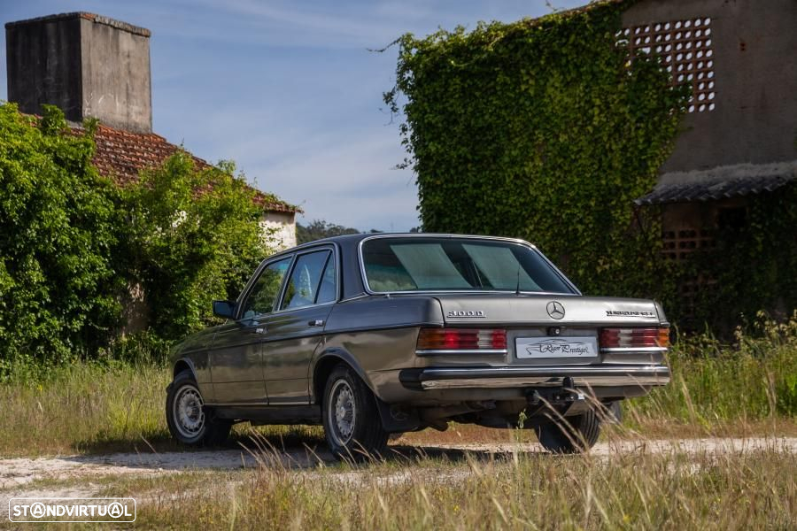 Mercedes-Benz 300 - 4