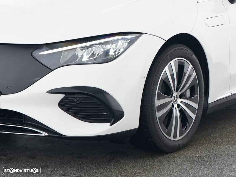 Mercedes-Benz EQE 300 Electric Art - 1