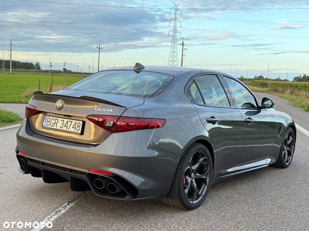 Alfa Romeo Giulia - 5