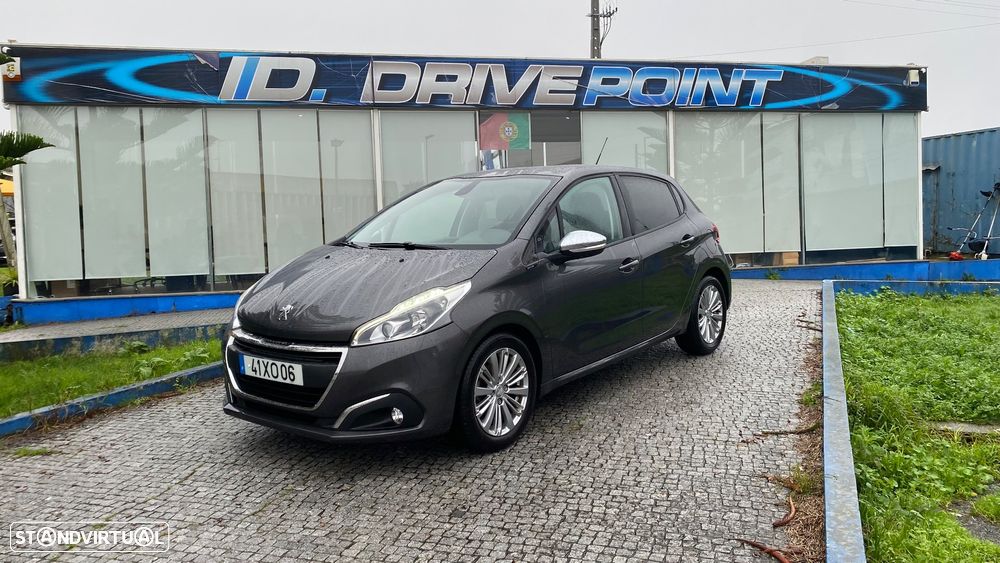 Peugeot 208 1.2 PureTech Signature - 2