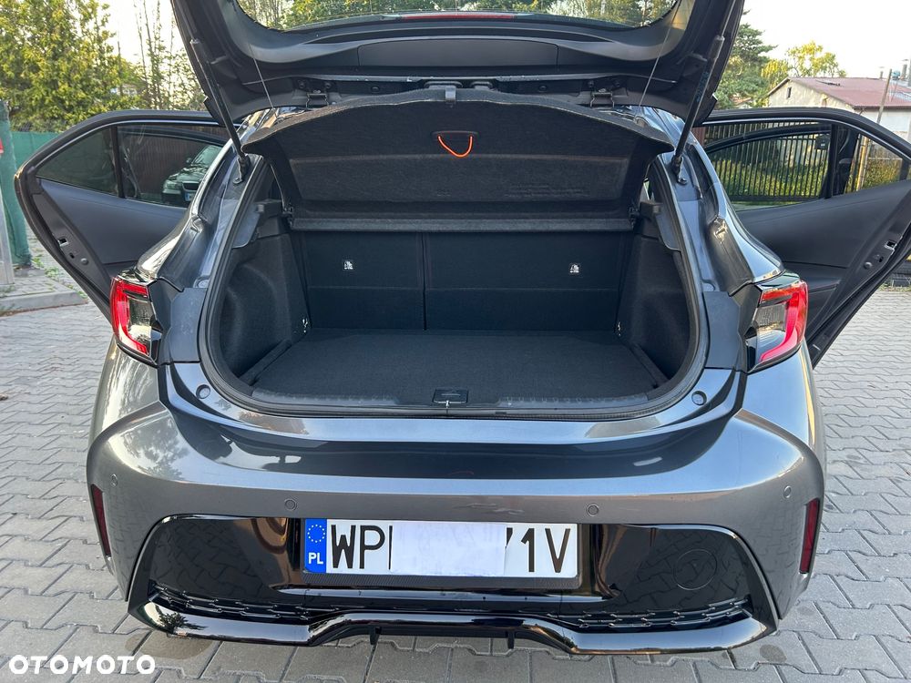 Toyota Corolla 2.0 Hybrid GR Sport Dynamic - 10