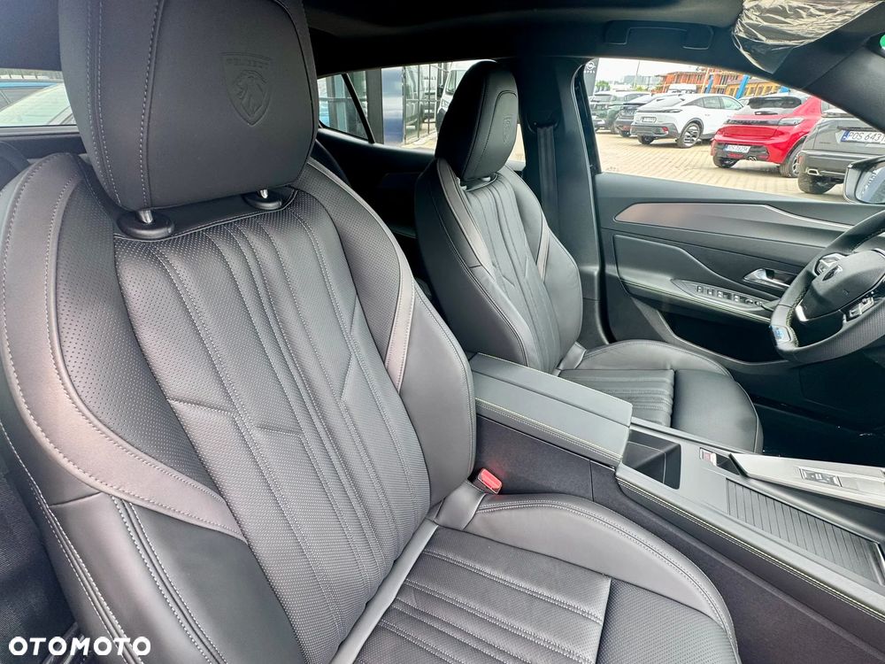 Peugeot 408 1.6 Plug-in Hybrid 240 GT Exclusive e-DCS7 - 12