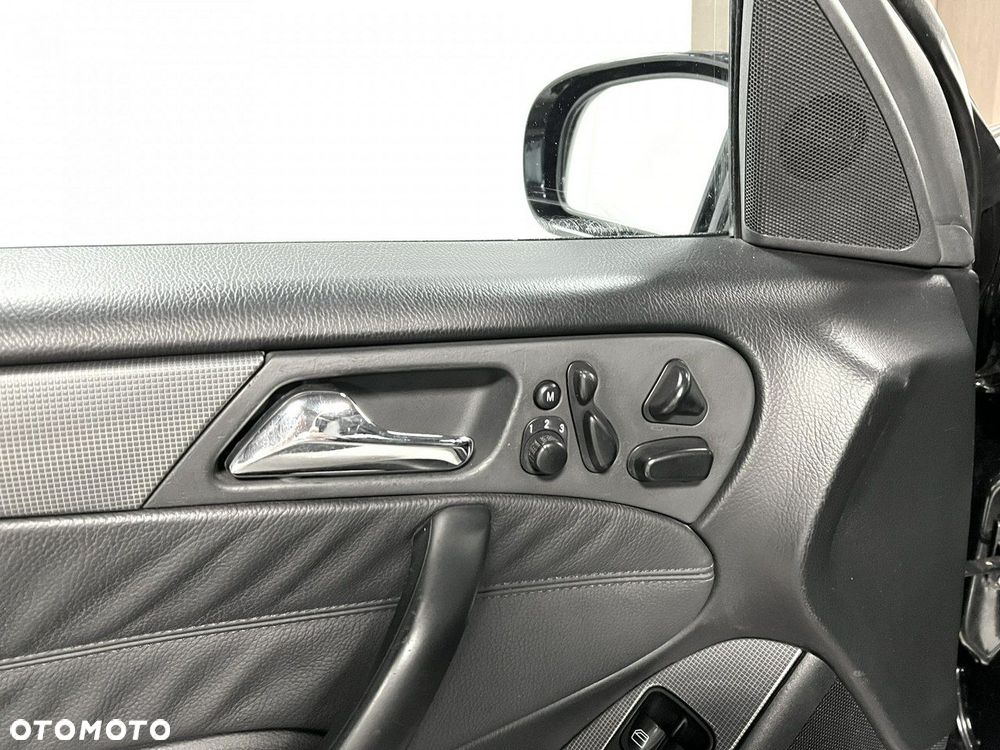 Mercedes-Benz Klasa C 32 AMG - 18